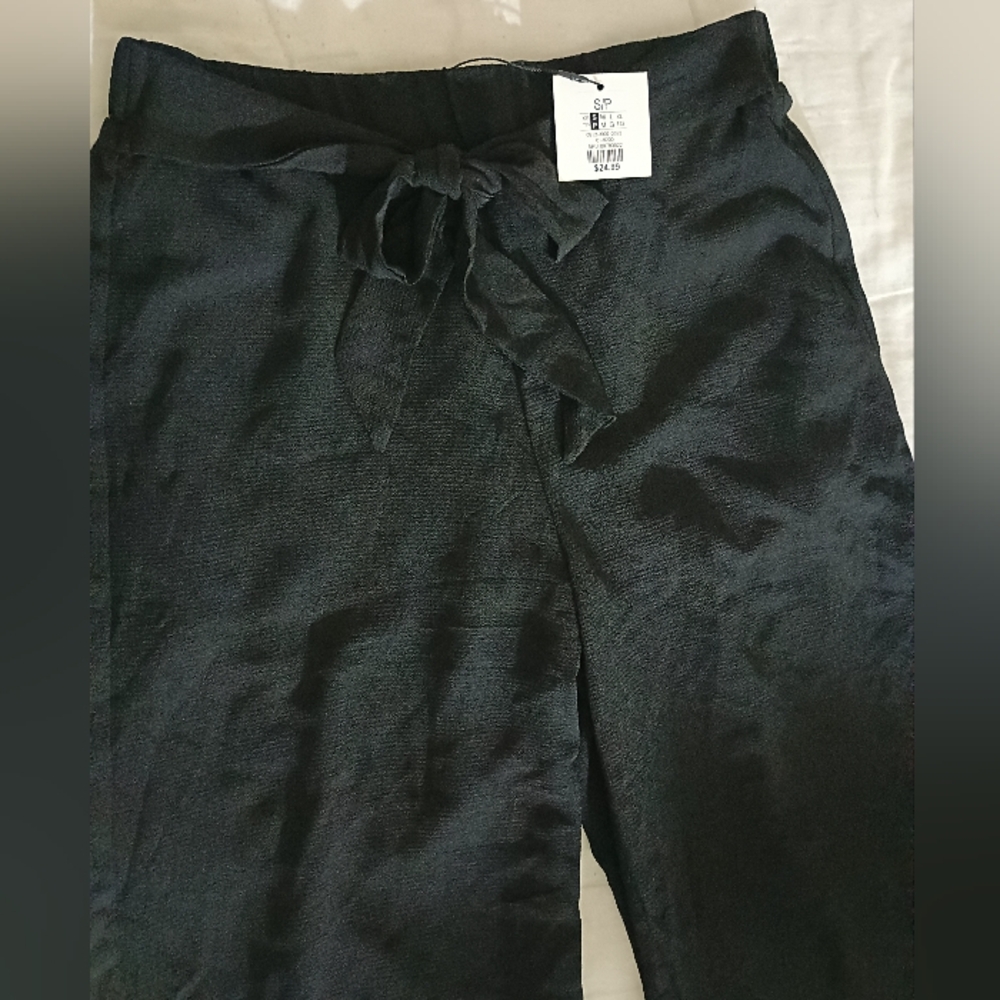 Bundle Black Pants-Cropped Wide Leg & Joggers - Picture 9 of 13